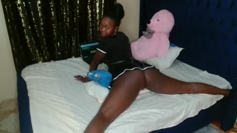 Pinky online show from March 8, 2025, 12:55 am