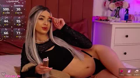 Pinky online show from December 15, 2025, 7:29 pm