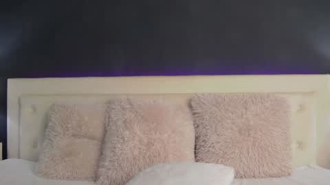  Pink  online show from December 5, 2024, 1:49 pm