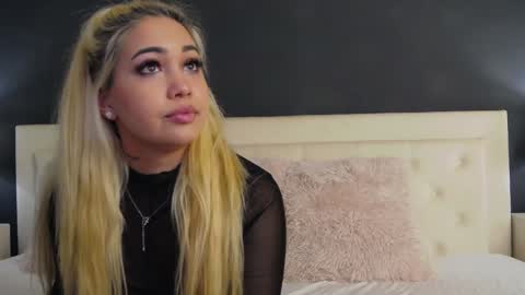  Pink  online show from February 3, 2025, 8:13 pm