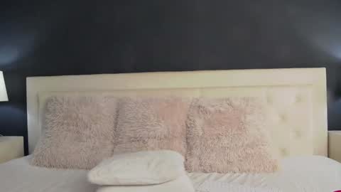  Pink  online show from February 6, 2025, 4:47 pm