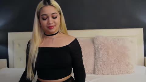  Pink  online show from February 14, 2025, 2:33 pm