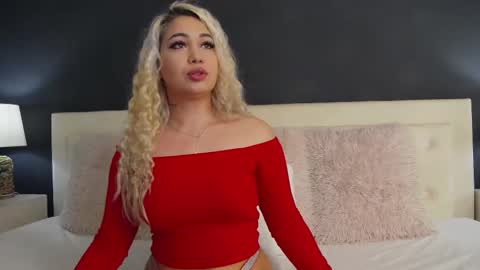  Pink  online show from February 20, 2025, 2:35 pm