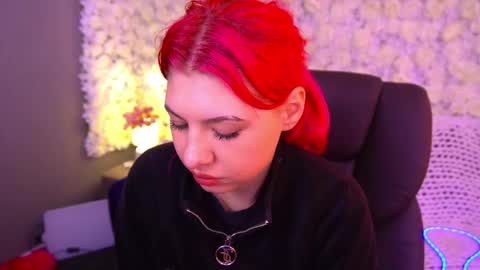 Snapshot of pinkytrix chatting on April 27, 2026, 1:20 pm pinkytrix online show from April 27, 2026, 1:20 pm
