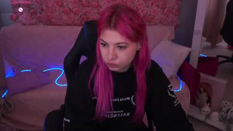 Snapshot of pinkytrix chatting on May 1, 2026, 12:43 pm pinkytrix online show from May 1, 2026, 12:43 pm