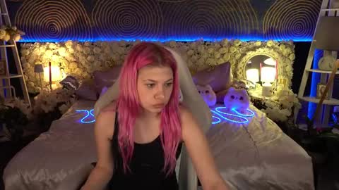 Snapshot of pinkytrix chatting on May 6, 2026, 12:43 pm pinkytrix online show from May 6, 2026, 12:43 pm