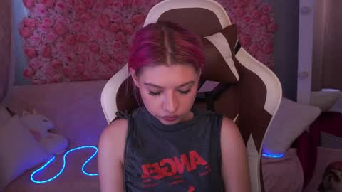 Snapshot of pinkytrix chatting on May 22, 2026, 6:09 am pinkytrix online show from May 22, 2026, 6:09 am