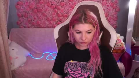 Snapshot of pinkytrix chatting on May 30, 2026, 12:35 pm pinkytrix online show from May 30, 2026, 12:35 pm