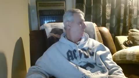 pirate334 online show from February 8, 2026, 2:04 am