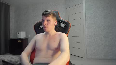 Snapshot of pirremeow chatting on February 24, 2025, 5:31 pm Pierre online show from February 24, 2025, 5:31 pm