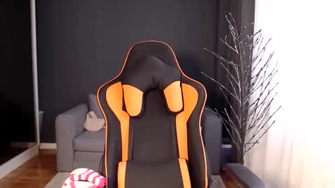 piscesgirl06 online show from December 5, 2025, 6:55 am