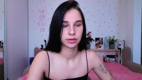 Molly online show from May 25, 2026, 6:19 am