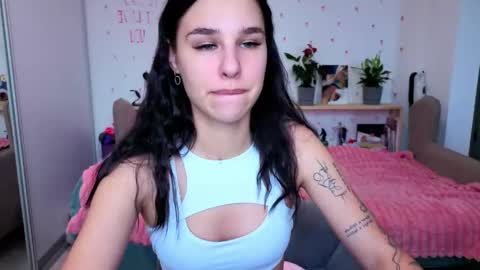 Molly online show from June 8, 2026, 8:58 am