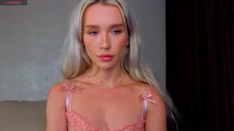 Snapshot of pixieprick chatting on September 8, 2025, 6:18 pm Emmy and Edward online show from September 8, 2025, 6:18 pm