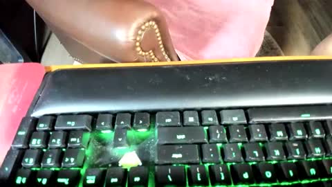 Snapshot of plainodude7 chatting on December 15, 2025, 3:22 am Plain ODude online show from December 15, 2025, 3:22 am