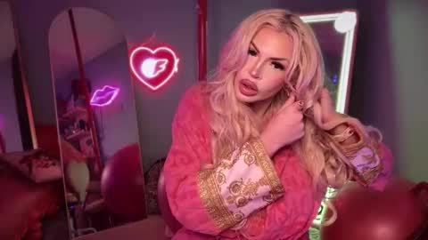 Snapshot of plasticfuckdoll chatting on October 23, 2025, 2:33 am Dumb bimbo fuck doll online show from October 23, 2025, 2:33 am