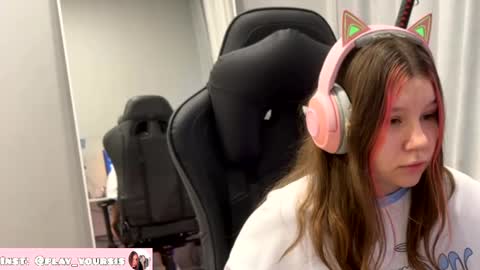 Snapshot of play_sisvalery chatting on November 14, 2025, 9:02 pm play_sisvalery online show from November 14, 2025, 9:02 pm