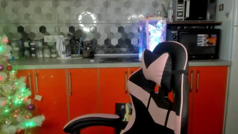 Snapshot of playful_mary chatting on December 25, 2024, 5:37 pm Masha online show from December 25, 2024, 5:37 pm