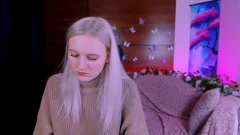 Sophie online show from December 28, 2024, 1:38 pm