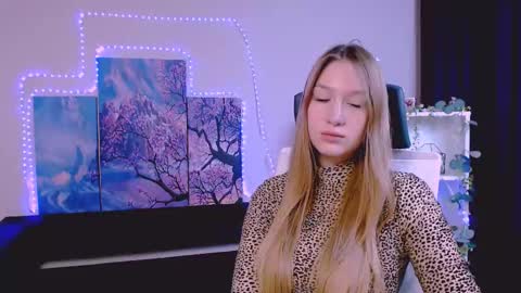 Sophie online show from February 21, 2025, 3:45 am