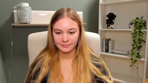 Valeria online show from December 21, 2024, 11:11 am