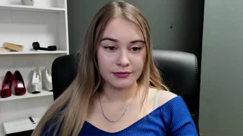 Valeria online show from February 8, 2026, 2:42 pm