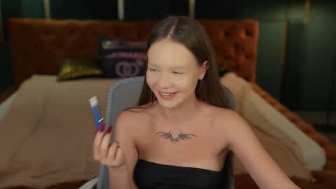 Snapshot of playhard054 chatting on October 14, 2025, 6:42 pm Lana online show from October 14, 2025, 6:42 pm