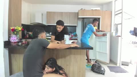   online show from March 11, 2025, 3:12 pm