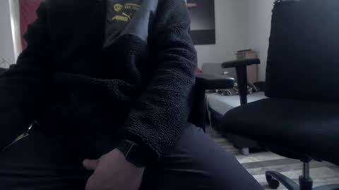 Snapshot of plboy23 chatting on October 19, 2025, 11:11 am Hello ask me  . Im glad  to see you here in my room. Welcome PVT is open online show from October 19, 2025, 11:11 am