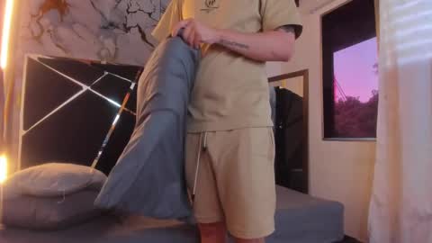 JUAN AND JULI online show from March 12, 2025, 9:03 pm