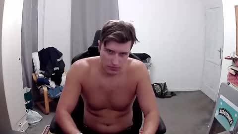 plkrisztian online show from October 2, 2025, 7:54 pm