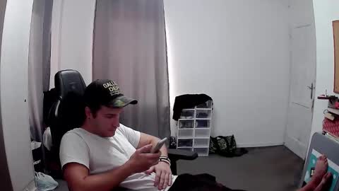 plkrisztian online show from October 9, 2025, 2:59 pm