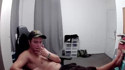 plkrisztian online show from October 12, 2025, 6:29 pm