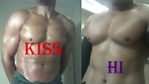 StraightPlush online show from April 7, 2026, 12:55 am