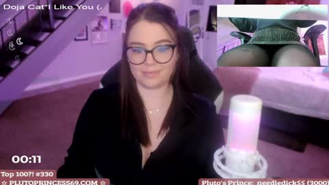 Snapshot of plutoprincess69 chatting on February 4, 2025, 6:25 am Pluto Princess online show from February 4, 2025, 6:25 am
