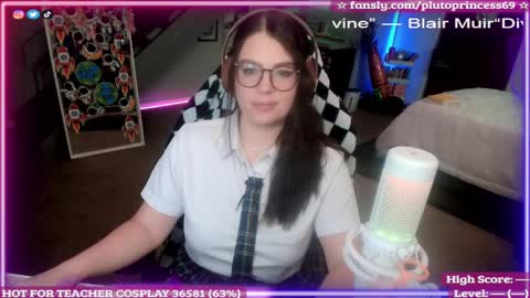 Snapshot of plutoprincess69 chatting on September 25, 2025, 4:05 am Pluto Princess online show from September 25, 2025, 4:05 am