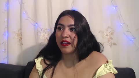 Snapshot of pocahontas_hall chatting on December 11, 2024, 1:26 am Lily online show from December 11, 2024, 1:26 am