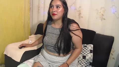 Snapshot of pocahontas_hall chatting on December 15, 2024, 4:40 am Lily online show from December 15, 2024, 4:40 am