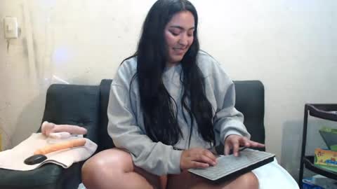 Snapshot of pocahontas_hall chatting on January 18, 2025, 7:59 am Lily online show from January 18, 2025, 7:59 am
