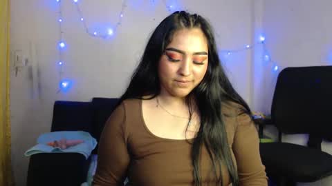 Snapshot of pocahontas_hall chatting on February 7, 2025, 6:24 am Lily online show from February 7, 2025, 6:24 am