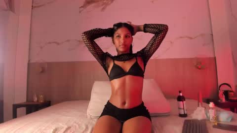 Snapshot of pocahontas_pow chatting on March 4, 2025, 11:40 am Pocahontas  online show from March 4, 2025, 11:40 am