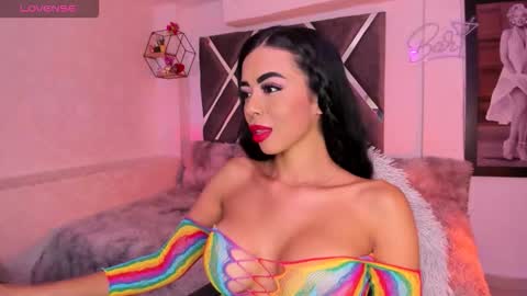 Snapshot of pocahontasweetss chatting on September 14, 2025, 2:11 am I dream of having many followers online show from September 14, 2025, 2:11 am