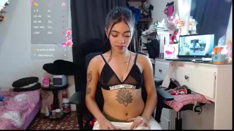 pocahot222 online show from October 12, 2025, 4:22 am