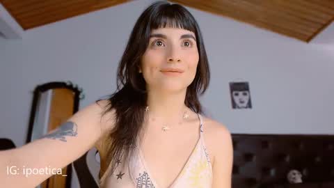 IG ipoetica  online show from December 19, 2024, 8:13 pm