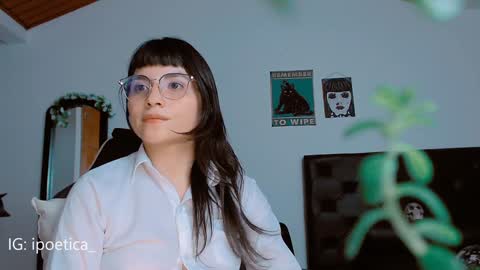 IG ipoetica  online show from December 23, 2024, 11:17 pm