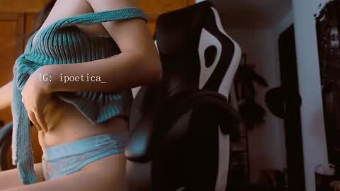 IG ipoetica  online show from February 11, 2025, 3:18 pm