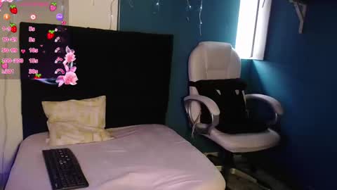  Luna  online show from January 28, 2025, 5:14 pm