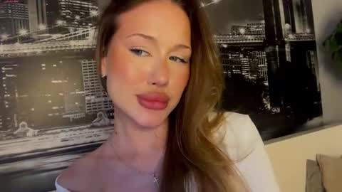 Angelic online show from February 23, 2026, 7:33 pm