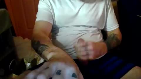 jaws online show from November 14, 2025, 7:40 am