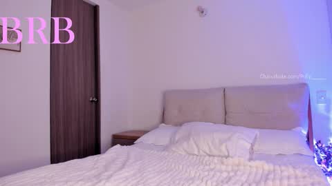 Polly online show from December 13, 2025, 9:42 pm